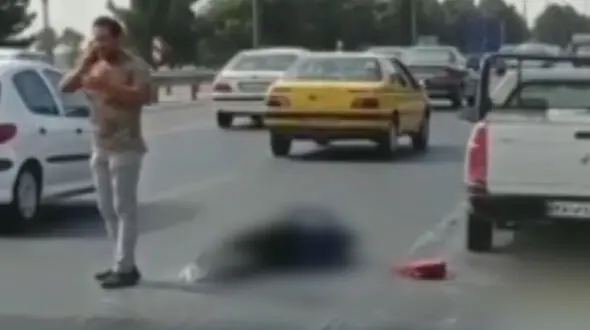 فیلم لحظه خودکشی زن جوان در جاده بهشت زهرا