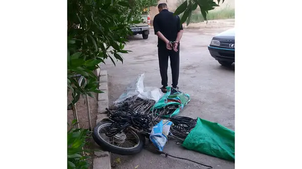 این مرد عامل قطع برق آبادان در گرمای ۵۰ درجه است + عکس