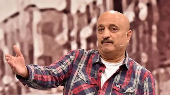 تصویری قدیمی از مسعود روشن پژوه مجری مسابقه محله قبل از کچل شدنش/ تغییر چهره اش خیلی زیاده