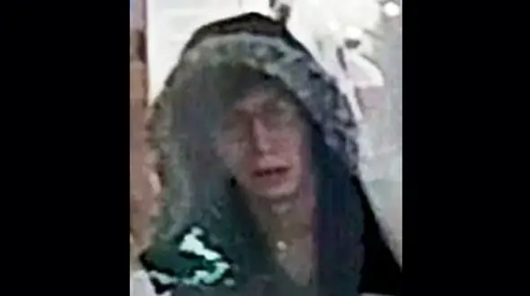 سرقت شبانه مانکن های لباس زنانه از فروشگاه+عکس