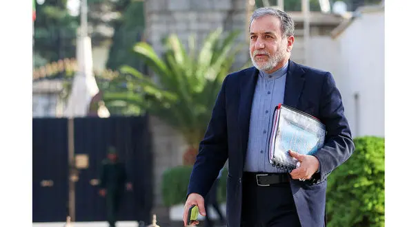 عراقچی: تماسی با ویتکاف نداشتم