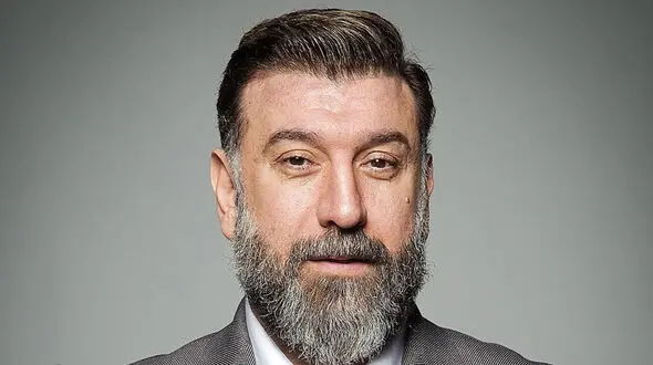 جنجال دوباره پرونده مرگ علی انصاریان ! / خانواده مرد خندان علیه تیم پزشکی + ناگفته های ترسناک 