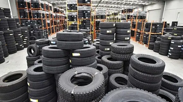 لاستیک خارجی برای تنظیم بازار وارد می‌شود / مساله خودرو را از ذهن مردم پاک می کنیم