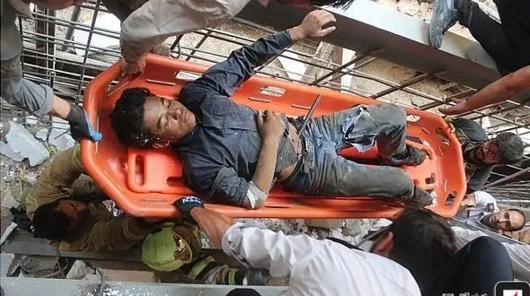 خفن ترین عکس ها از فرو رفتن میلگرد در شکم یک مرد در تهران 