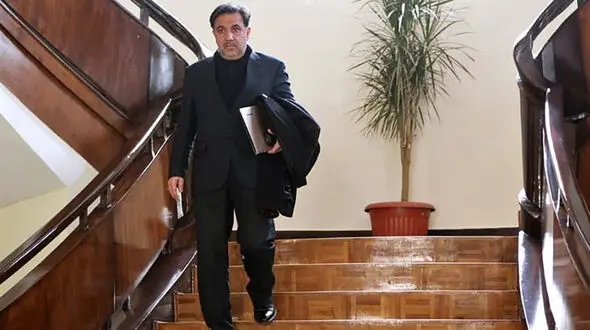 عباس آخوندی : 15میلیارد دلار ظرف سه سال از کشور خارج شده‌ است /جامعه ما به شدت در حال فقیر شدن است