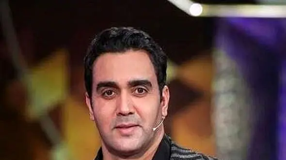 عکس پوریا پورسرخ در کافه لوکس ووریا غفوری در کنار دخترش  ! / رشته تحصیلی پورسرخ چه بود ؟!