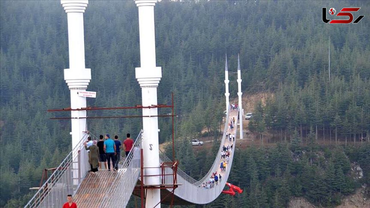 عبور نفس‌گیر از پل معلق ۳۵۰ متری در ترکیه+ عکس 
