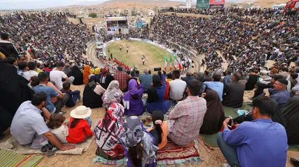 مسابقات کشتی با چوخه اسفراین/ استقبال عجیب و باورنکردنی مردم + فیلم