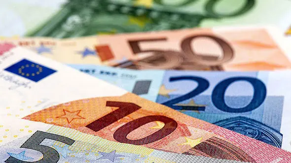 سبقت پوند از دلار