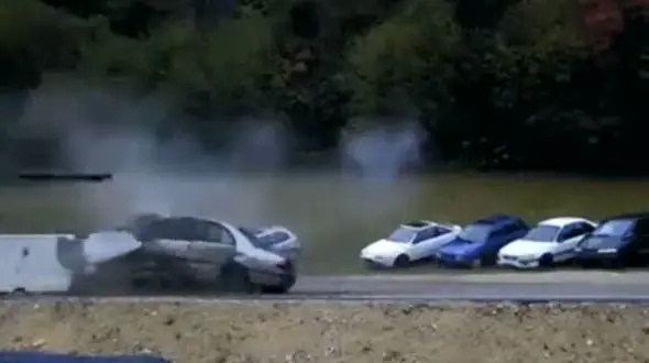 هولناک ترین تصادفاتی که تاکنون دیده اید + فیلم و عکس