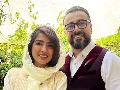 فیلم / نگاهی به مبلمان و آینه و شمعدان شیک و باکلاس منزل مونا کرمی و سپند امیر سلیمانی / ماشالله به این سلیقه زیبا ...