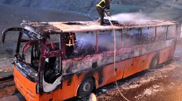 اتوبوس تیم فوتسال ایران خودروی خراسان در آتش سوخت