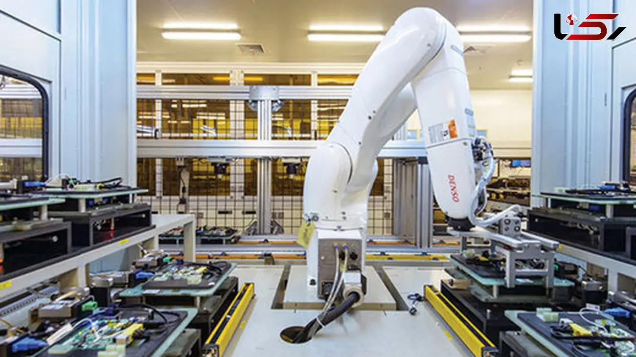 فیلم  لحظه هولناک قتل یک کارگر توسط یک ربات / 16+ 