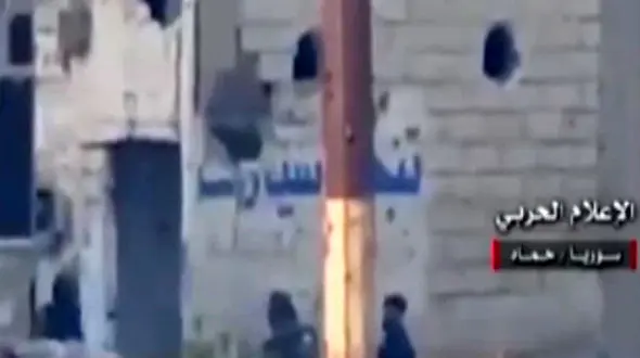 شلیک دقیق تانک سوری تروریست‌های بی‌خبر را به هوا فرستاد + فیلم