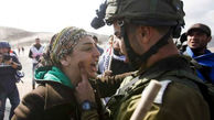 فیلم حمله وحشیانه سربازان اسرائیلی به 2 زن اورپایی +عکس و فیلم