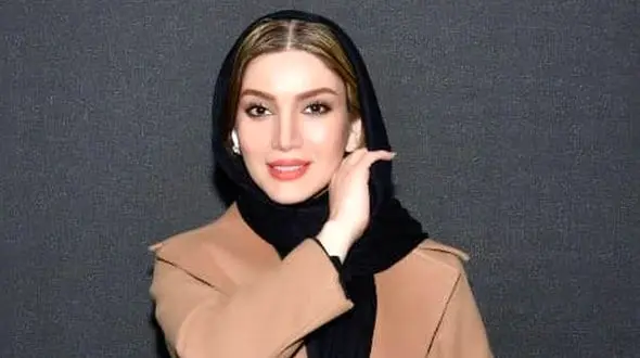 عکس شیکی جذاب مادر متین ستوده ! / شباهت عجیب خانم بازیگر به مادرش !