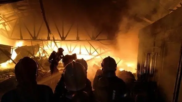 انفجارهای مهیب و آتش سوزی وحشتناک در مشهد+ عکس