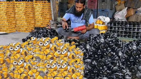 فیلتر روغن خودرو در پاکستان به چه شکل تولید می شود؟ + فیلم