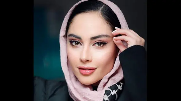 استایل عیدی ترلان پروانه / با این عکس شلوار خانم بازیگر ترند همه دختران شد!