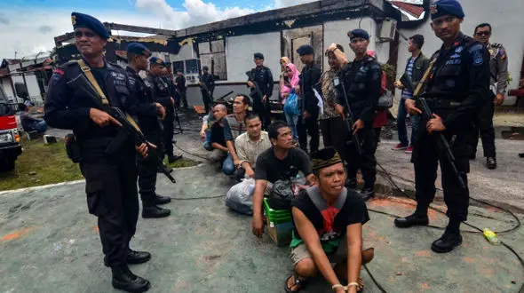 فرار زندانیان از زندان پس از درگیری با نگهبانان+عکس