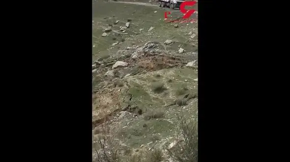 حرکت وحشت آور زمین در جاده دورود + فیلم