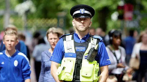 باهوش ترین پلیس دنیا با قدرت تشخیص خود 850 مجرم را بازداشت کرد+عکس