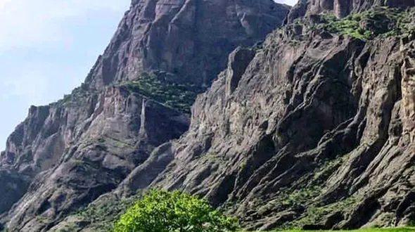  ازاگر به خودت ایمان داشته باشی تا  زندگی کوتاه است؛ هر لحظه را با عشق و امید بساز