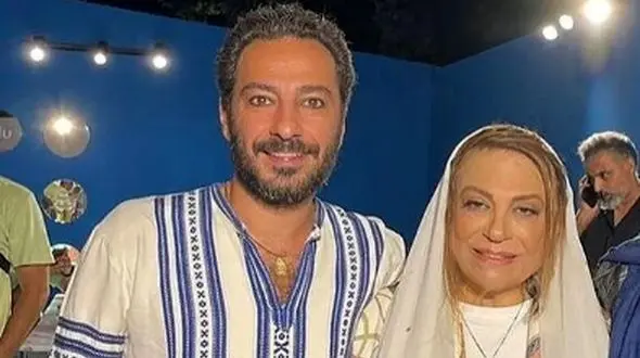 فیلم بوسه حاشیه ساز گوهر خیراندیش به نوید محمدزاده در اتاق گریم / خانم بازیگر به دردسر می افتد ؟!