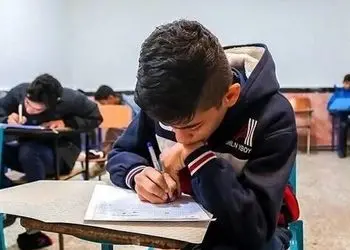 خلاقیت خنده دار و حماسه دانش آموز ایرانی در پاسخ به برگه  امتحانی ریاضی در دی ماه / فقط ببینید معنای آمار دادن رو چی میگه 