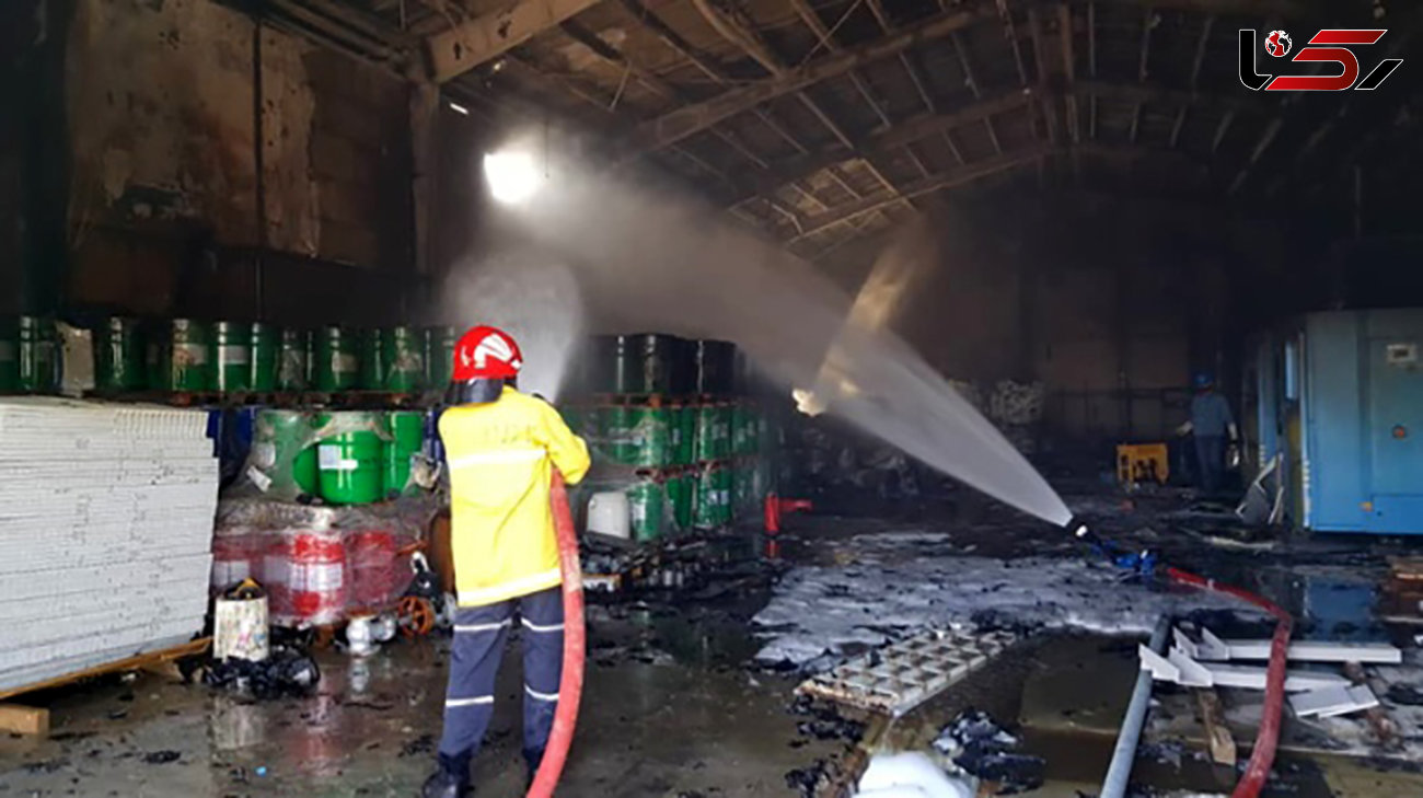 آتش‌سوزی در انبار ضایعات شرکت پتروکیمیای ابن سینا + تصاویر