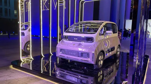 جدیدترین خودروی برقی چینی + عکس