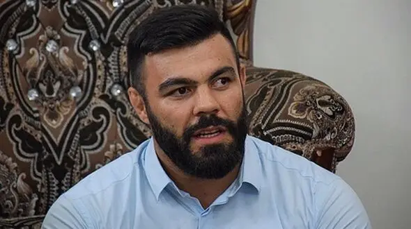 حرف‌های کوبنده امیرعلی اکبری در برنامه تلویزیون 