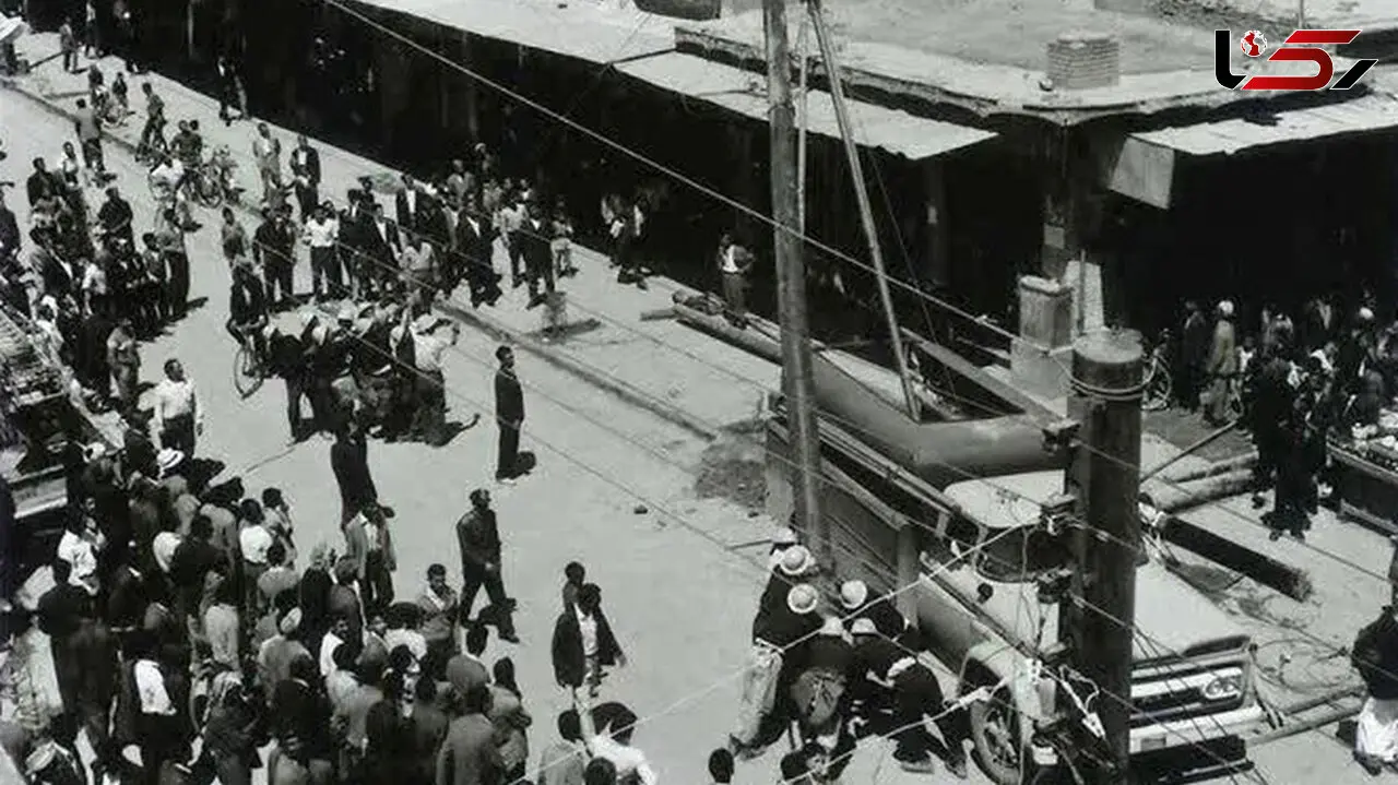عکس/ هیجان مردم ایران از نصب تیرک برق