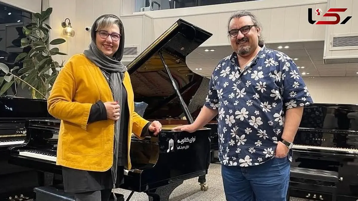 نگاهی به چیدمان شاهانه و شیک منزل معصومه کریمی، همسر مهران غفوریان در سریال «زیر آسمان شهر»/ از مبلمان مدرن و پیانو تا گل‌های روح بخش و دکوری های سنتی و هنری