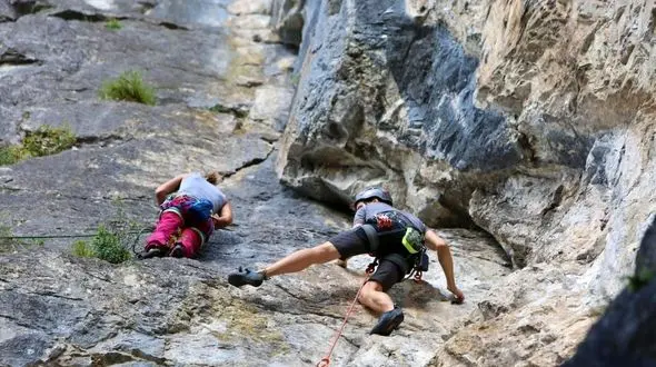 حضور خود را در طبیعت به هلال احمر خبر بدهید / گمشدن2 کوهنورد شیرازی در کوه های گچساران 