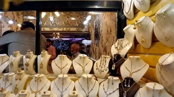 پیرترین دزد طلافروشی در کرج چه کرد؟ / به جای اسلحه اسید برده بود + جزییات