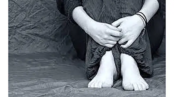 آزار شیطانی دختر جوان توسط صاحب کارش/ اعدامش کنید