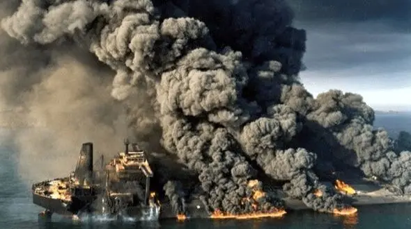 فیلم / قاتل خاموش ناوهای آمریکا در خلیج فارس و تنگه هرمز / با این تجهیزات جنگی در تنگه هرمز پادشاهی می کنیم