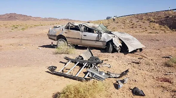 واژگونی پژو در رفسنجان/ ۲ نفر کشته شدند + عکس