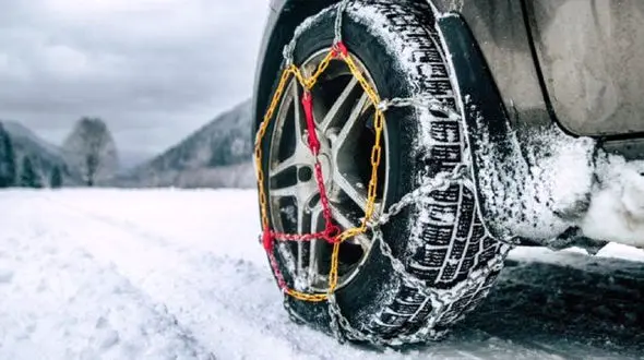  فیلم توصیه پلیس راهور / همراه داشتن زنجیرچرخ الزامی است 