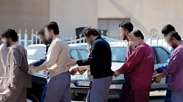 بازداشت 15 مرد بخاطر مزاحمت مردان و زنان آبادانی