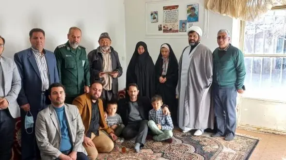 دیدار فرمانده تیپ ۸۲ ساله الامر (عج)با جمعی از خانواده های شهدای مدافع حرم و فاطمیون