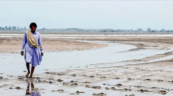 بی شناسنامه های جازموریان جامانده از سبد معیشتی دولت / طرح عدالت محور نیست