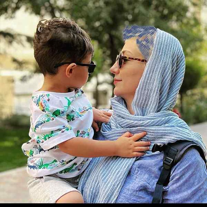 عکس زیبا حدیث میرامینی و پسرش