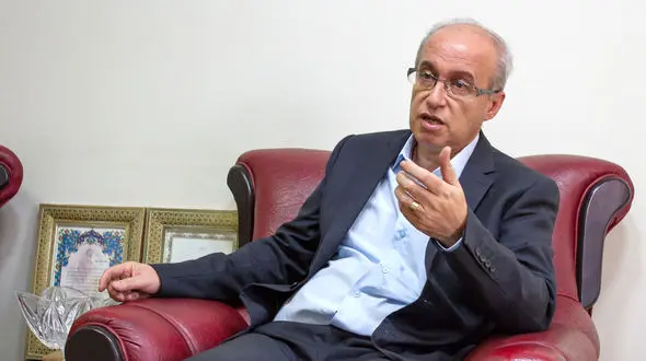 وزارت بهداشت باید از احمدی نژاد شکایت کند / درخواست استعفای وزیر بهداشت جنگ روانی ، سیاسی است