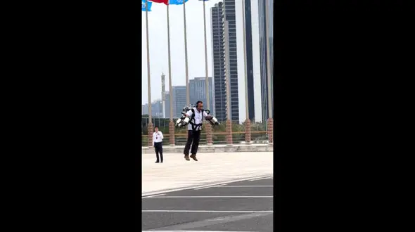 رونمایی از کوله‌ پشتی پرنده: پرواز با سرعت 100 کیلومتر در ساعت! / فیلم