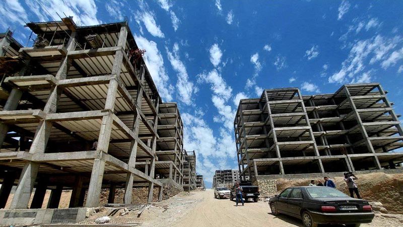 ۱۱ هزار و ۶۳۲ واحد مسکن مهر پردیس نیمه تمام است / برخورد قاطع با پیمانکاران بدعهد 