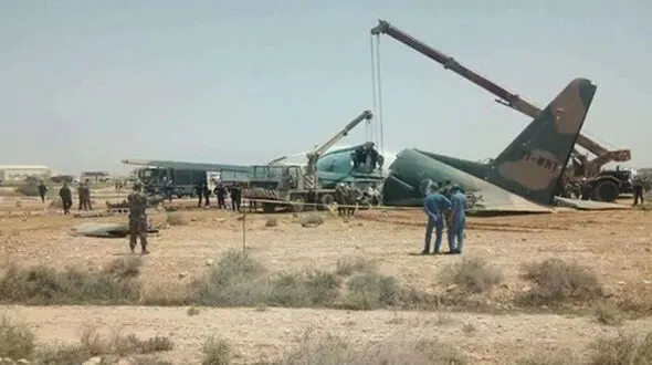 سقوط هواپیمای سی 130 هنگام فرود +عکس