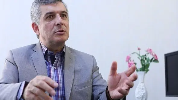 حاکمیت لاغر شدن طبقه متوسط را جدی بگیرد/ در کشور ۸ میلیون نفر بیسواد مطلق داریم و ۲۵ میلیون نفر فقیر مطلق