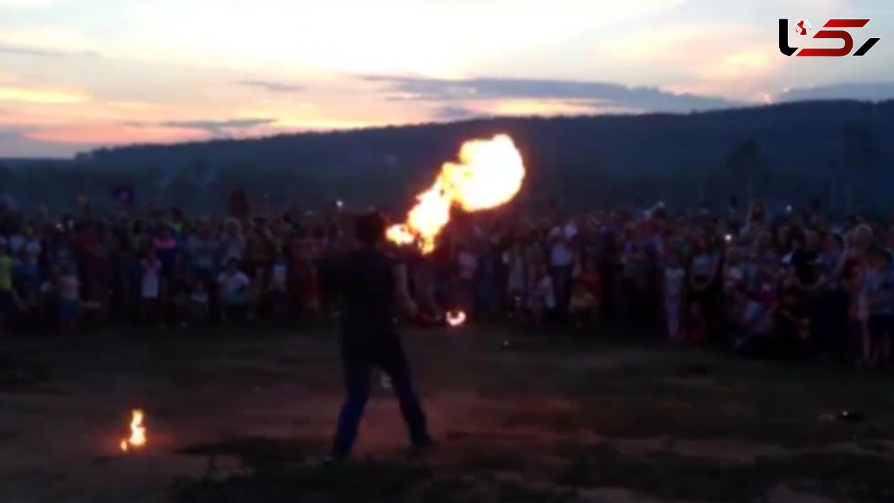 فیلم لحظه آتش گرفتن یک جوان هنگام نمایش آتش بازی + عکس